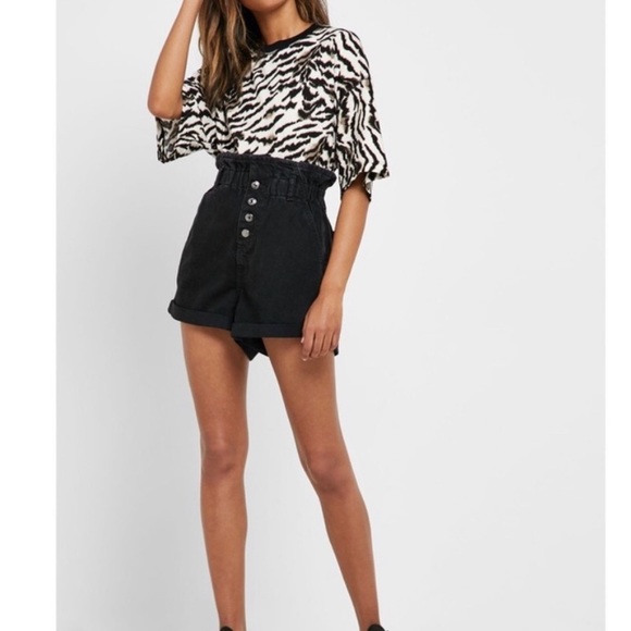 Topshop Paperbag High Rise Button Down Short - Picture 2 of 8